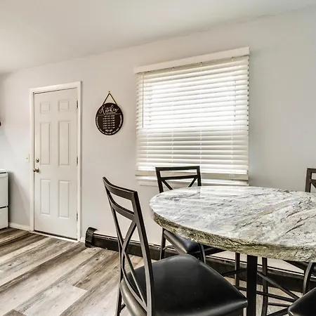 Rochester Retreat Near Parks, Entertainment And More